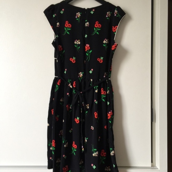 Floral Print Dresses - Picture 8 of 8